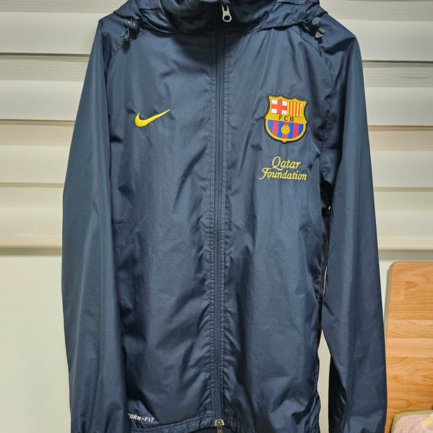 나이키 바르셀로나 바람막이자켓 판매합니다