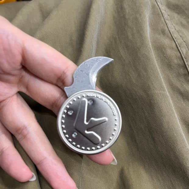 Supreme aphex twin mantis coin knife