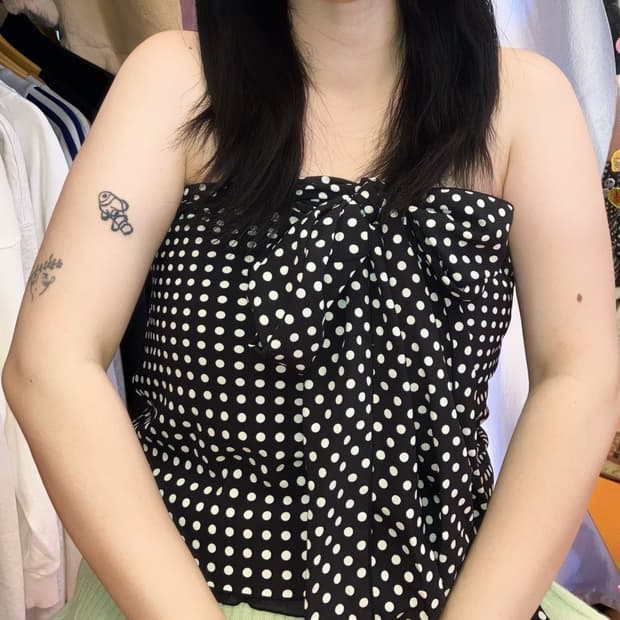 jpn 도트 리본 오프숄더 탑