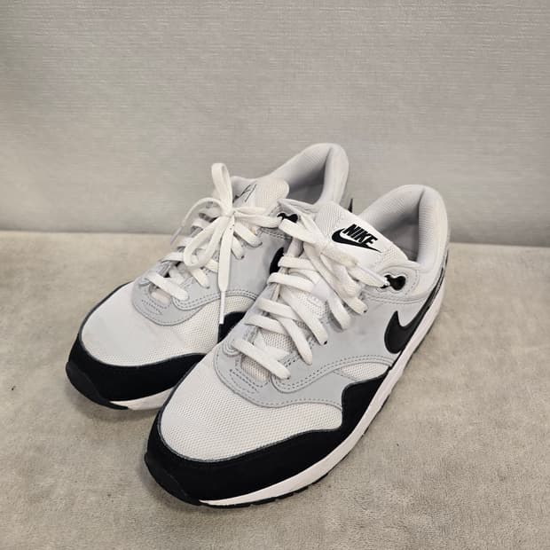 나이키 에어맥스 1 흰검 운동화 250mm