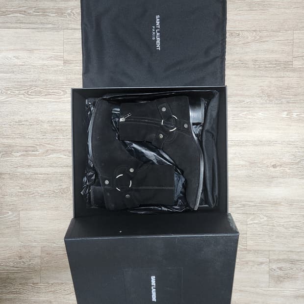 생로랑 스웨이드 하네스 부츠