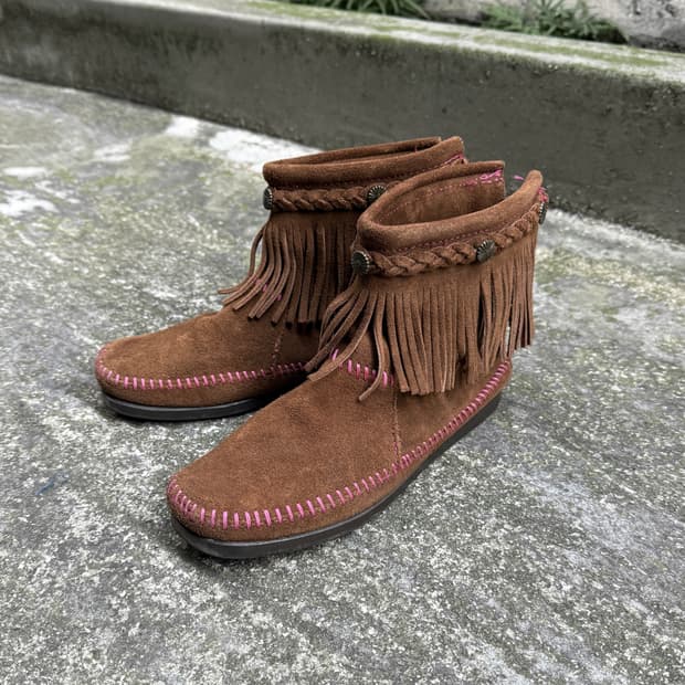 미네통카 X 아트모스 프린지 부츠