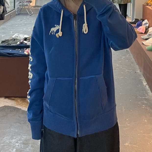 아베크롬앤피치 순록 사이드 스펠 로고 블루 후드집업 H2160