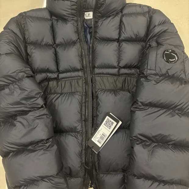 새상품 cp컴퍼니 dd쉘 입니다