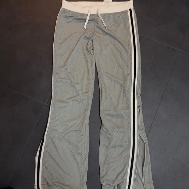 Nike vintage lowrise track pants