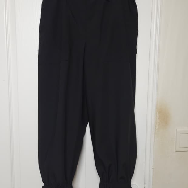 이세이 미야케 멘 크롭 조거 팬츠 블랙 2 사이즈