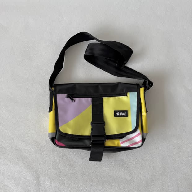 누깍(Nukak) 메신져백(SPAIN)