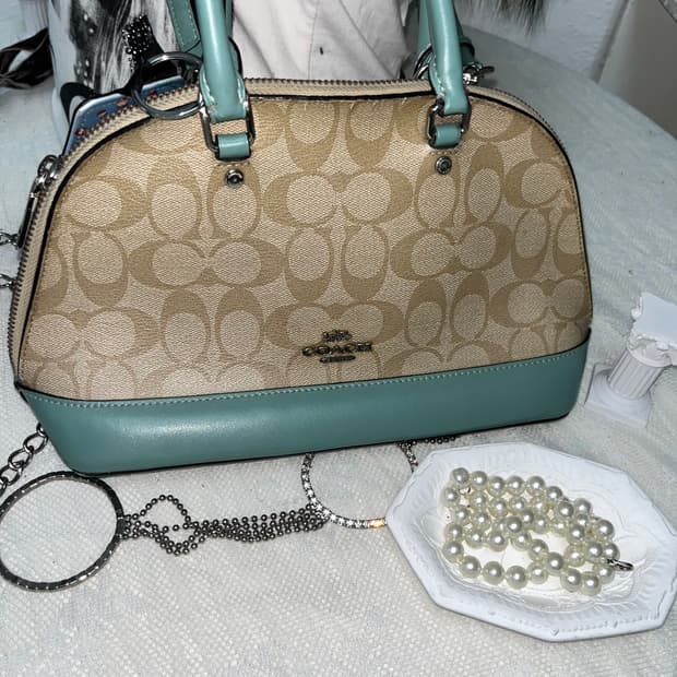 Coach 베이지 패턴 크로스백