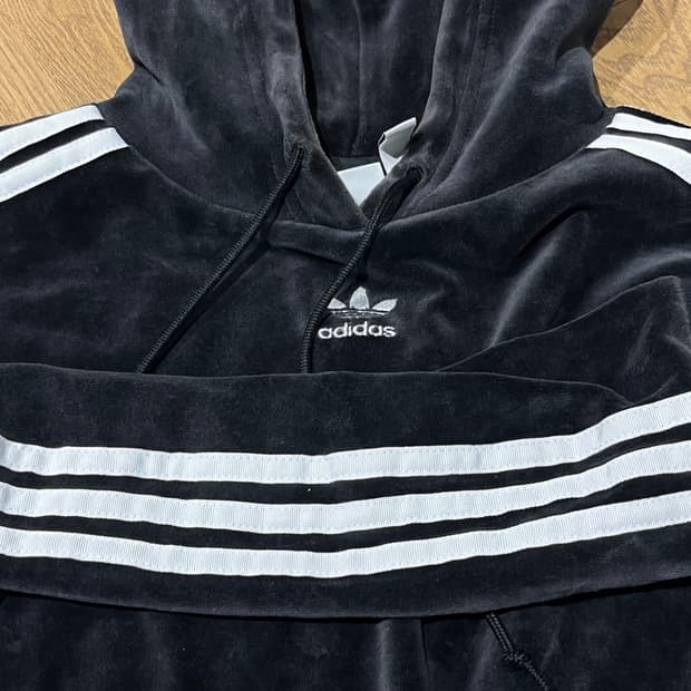 아디다스 벨벳 후드티 XS