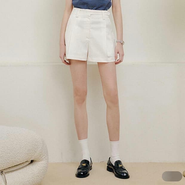룩캐스트 모니카 턱 숏팬츠 monica tuck short pants