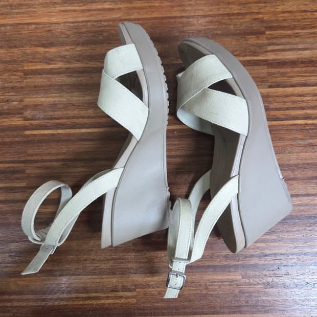 크록스 웨지힐 w7 240