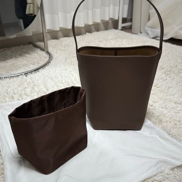 더로우 파크백 미디엄 다크올리브 (새상품급)