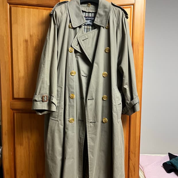 버버리 카키 트렌치코트