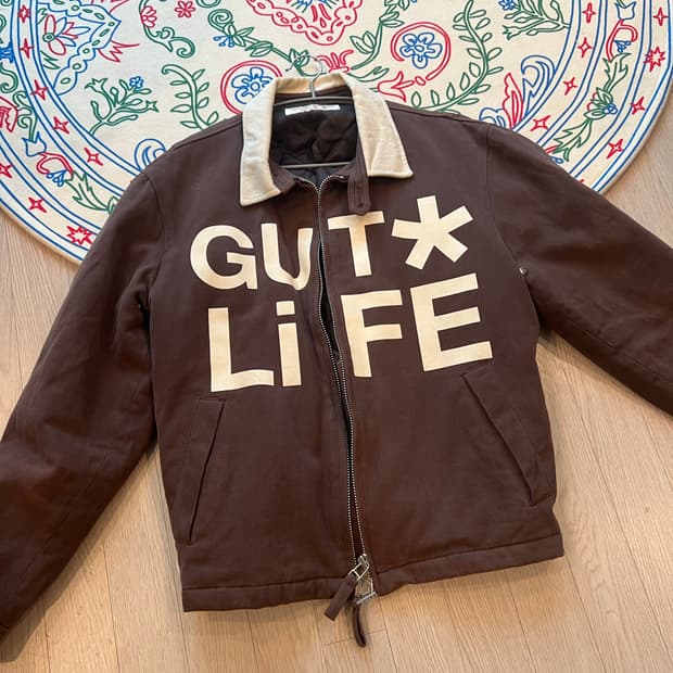 뮤지엄비지터 gut life 워크자켓