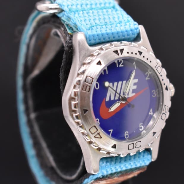 나이키 빈티지 아날로그 시계