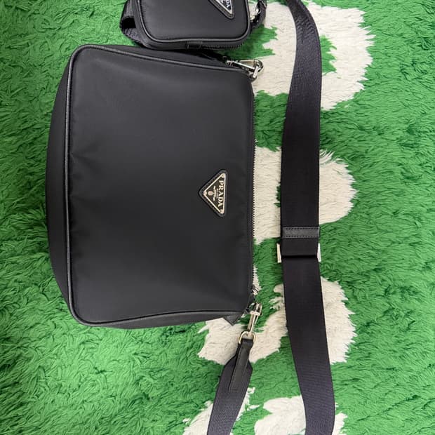 프라다 리나일론 앤 사피아노 레더 숄더백 블랙