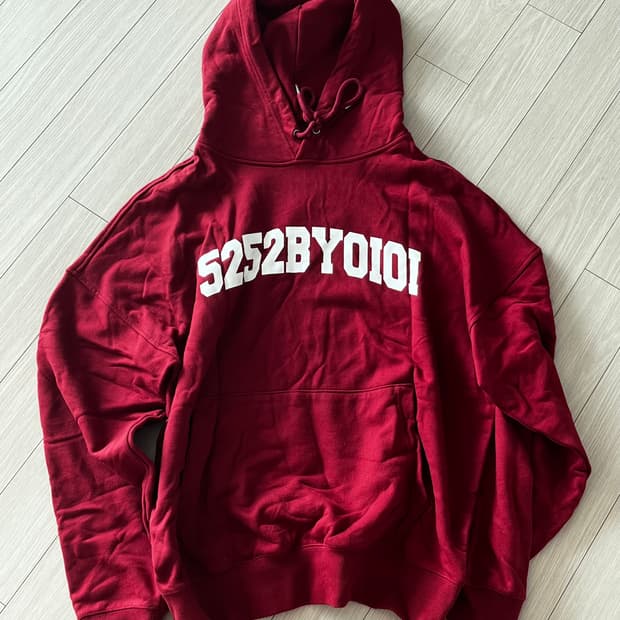 오아이오아이 버건디후드티