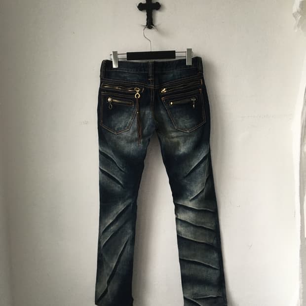 Washing denim pants