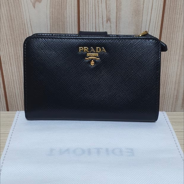 프라다 사피아노 반지갑/지갑 정품S급(감정O)