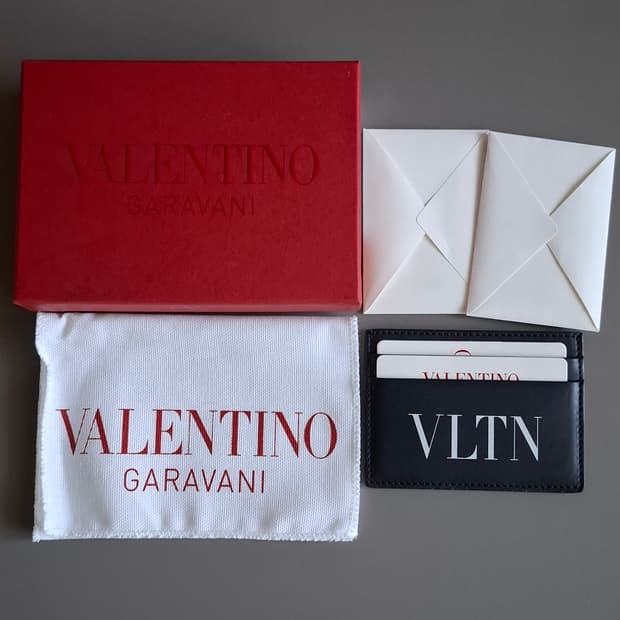 발렌티노 VLTN 블랙 카드지갑