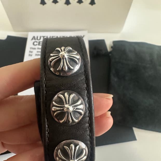 한스룸구매) 크롬하츠 레더팔찌