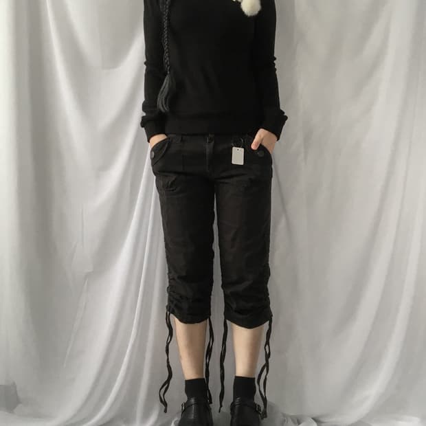 Pom pom point high neck knit