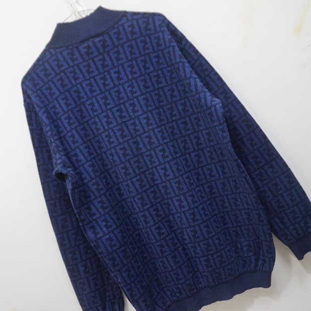 이태리정품 펜디 반폴라 반목 폴라 로고 울 니트 남성 L 사랑봉봉