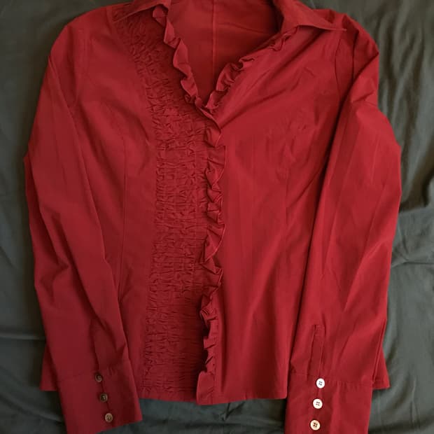 프릴 셔링 디테일 나일론 셔츠 