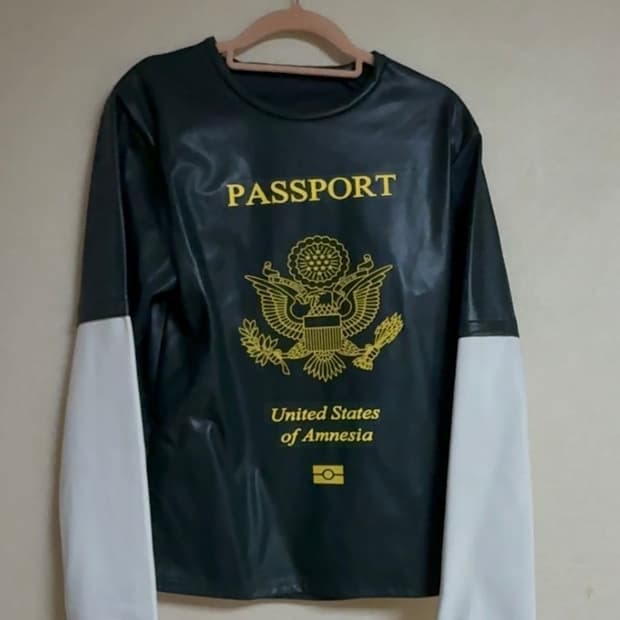 모와로라 암네시아 패스포트 레더 롱슬리브