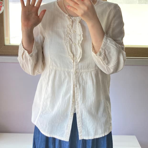프릴 아이보리 블라우스