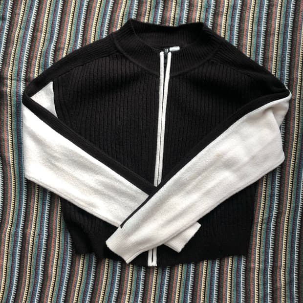 H&M 블랙 화이트 배색 니트집업