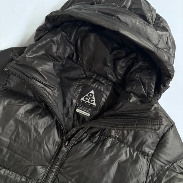 나이키  ACG 구스다운 다크 그레이 패딩