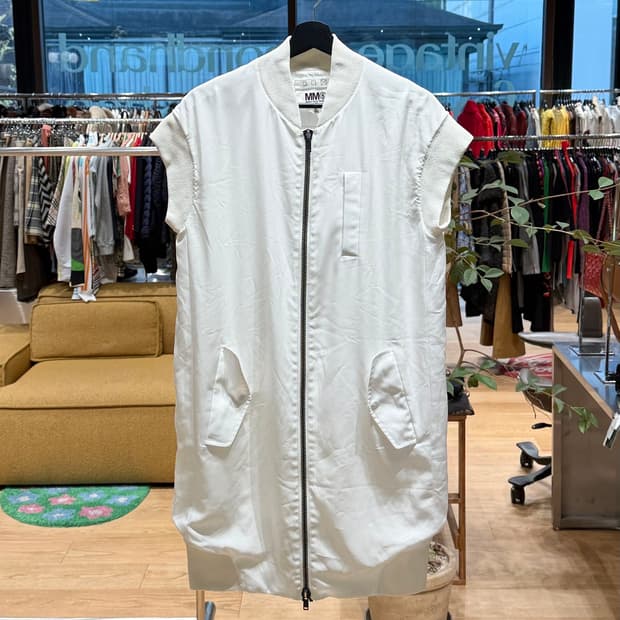 mm6 화이트 폴리에스터 슬리브리스 투웨이 자켓 