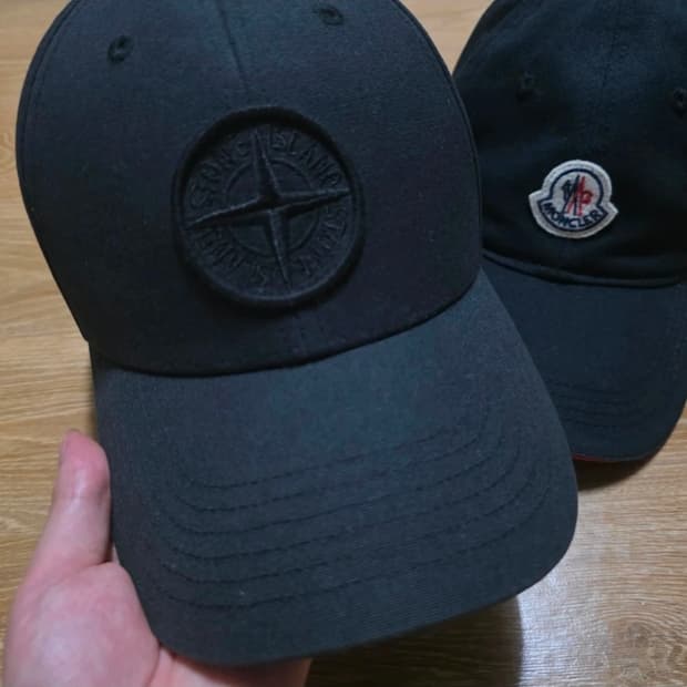 스톤아일랜드 블랙 볼캡 