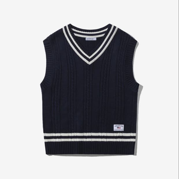 V NECK CABLE KNIT VEST [NAVY]