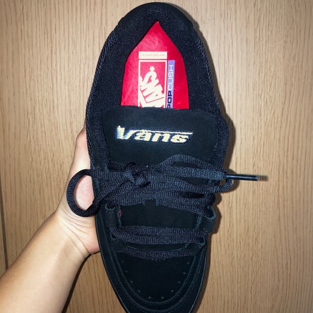 반스 X 슈프림 스피드 블랙 270