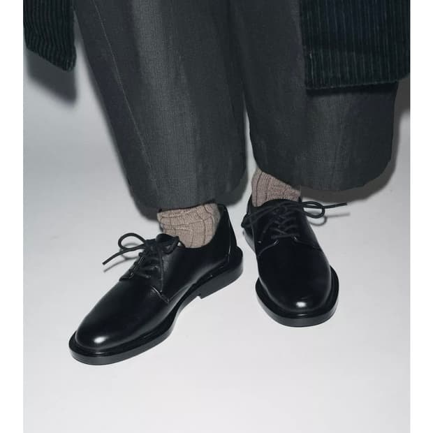 자라 레더 블루처