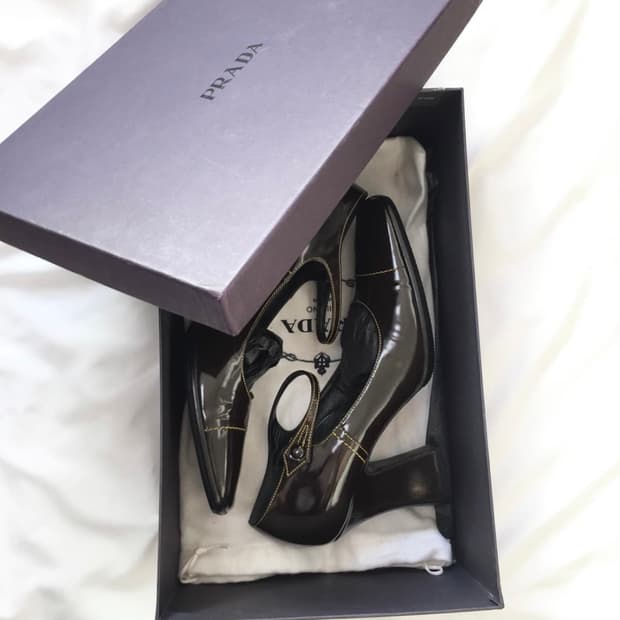 Prada 2001 FW mary jane patent heels