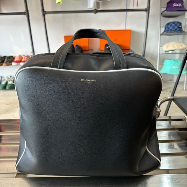 Balenciaga 2018 SS 런웨이 보틀캡참 더플백