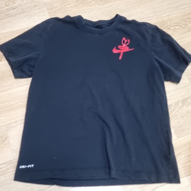 나이키 DRI-FIT 천사 악마 반팔 티셔츠 네이비(m)