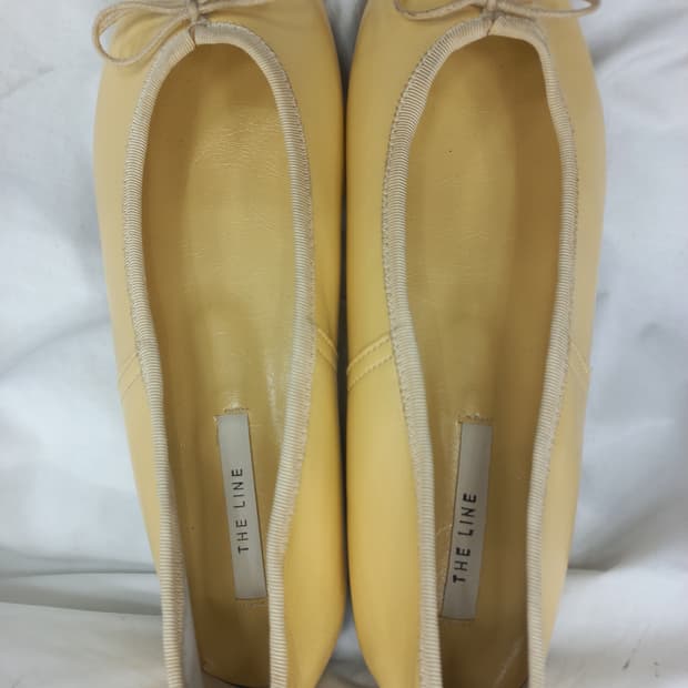 더라인 옐로우 플랫슈즈 245mm