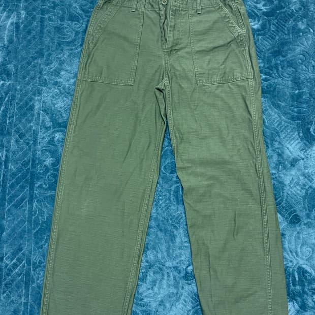 무신사스탠다드 백사틴 퍼티그팬츠