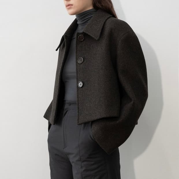 아모멘토 크롭코트 브라운