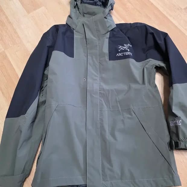 아크테릭스 바람막이