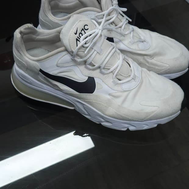 나이키 에어맥스270 리액트

화이트 285