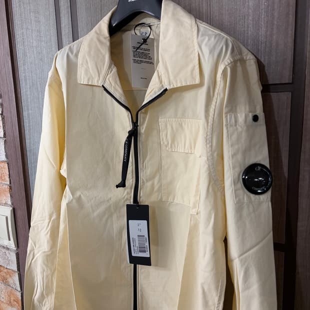 새상품(S)씨피컴퍼니 CP컴퍼니 렌즈 개버딘 오버서츠 피스타치오