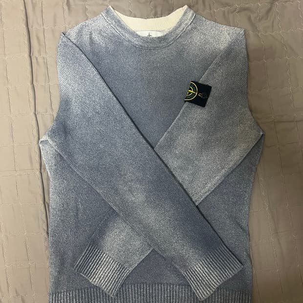 스톤 아일랜드 핸드스프레이 크루넥 니트