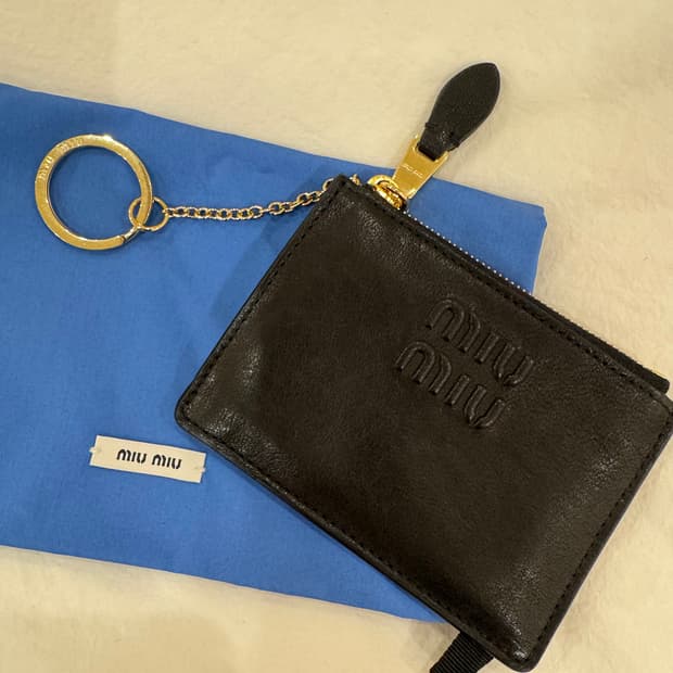 미우미우 카드지갑