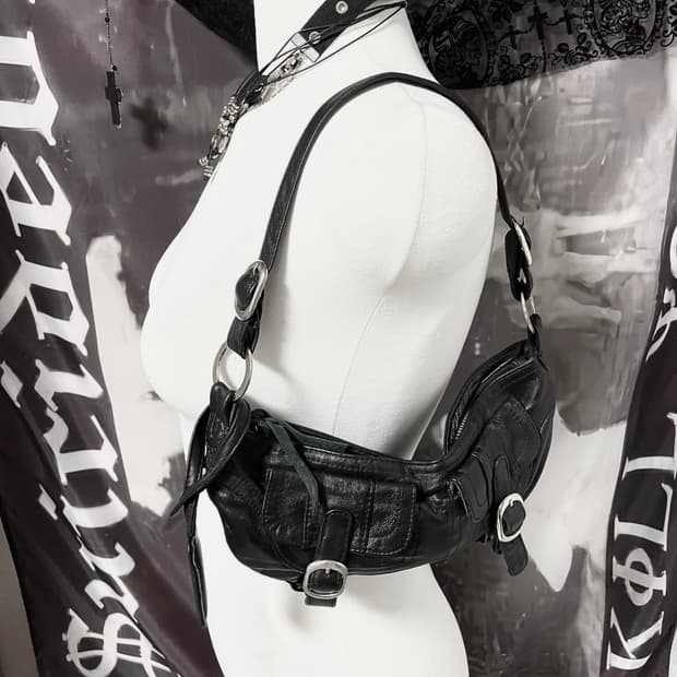 블랙 리얼레더 양가죽 고딕 버클 미니 숄더백 락시크다크웨어보헤미안서울