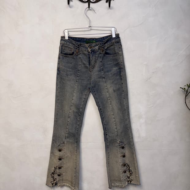 Washing denim oriental embroidered 부츠컷팬츠